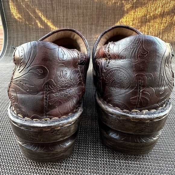 B.O.C. Peggy Slip-On Clog Nursing Clog Faux Leather Size 7 Embossed Deaign - Picture 6 of 11